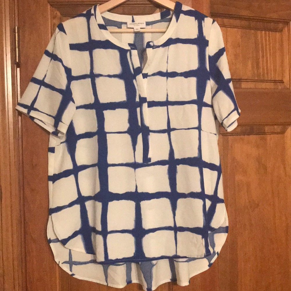Blue and white top